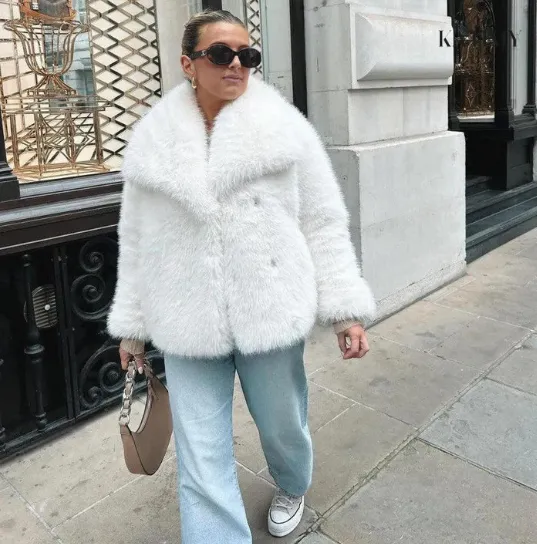 Elle - Faux fur coat