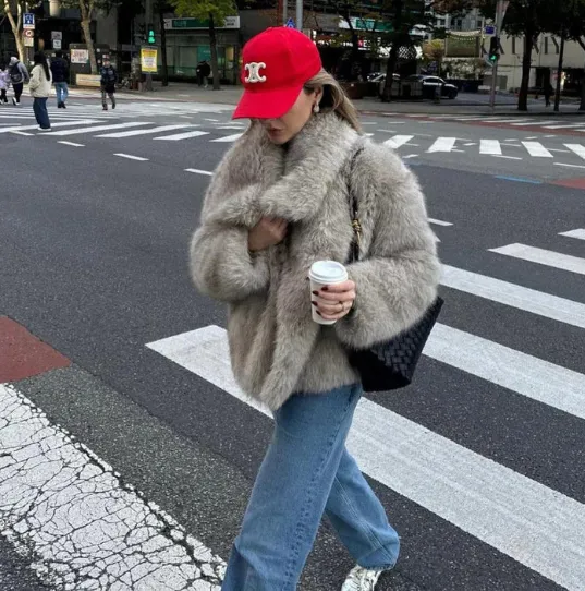 Elle - Faux fur coat