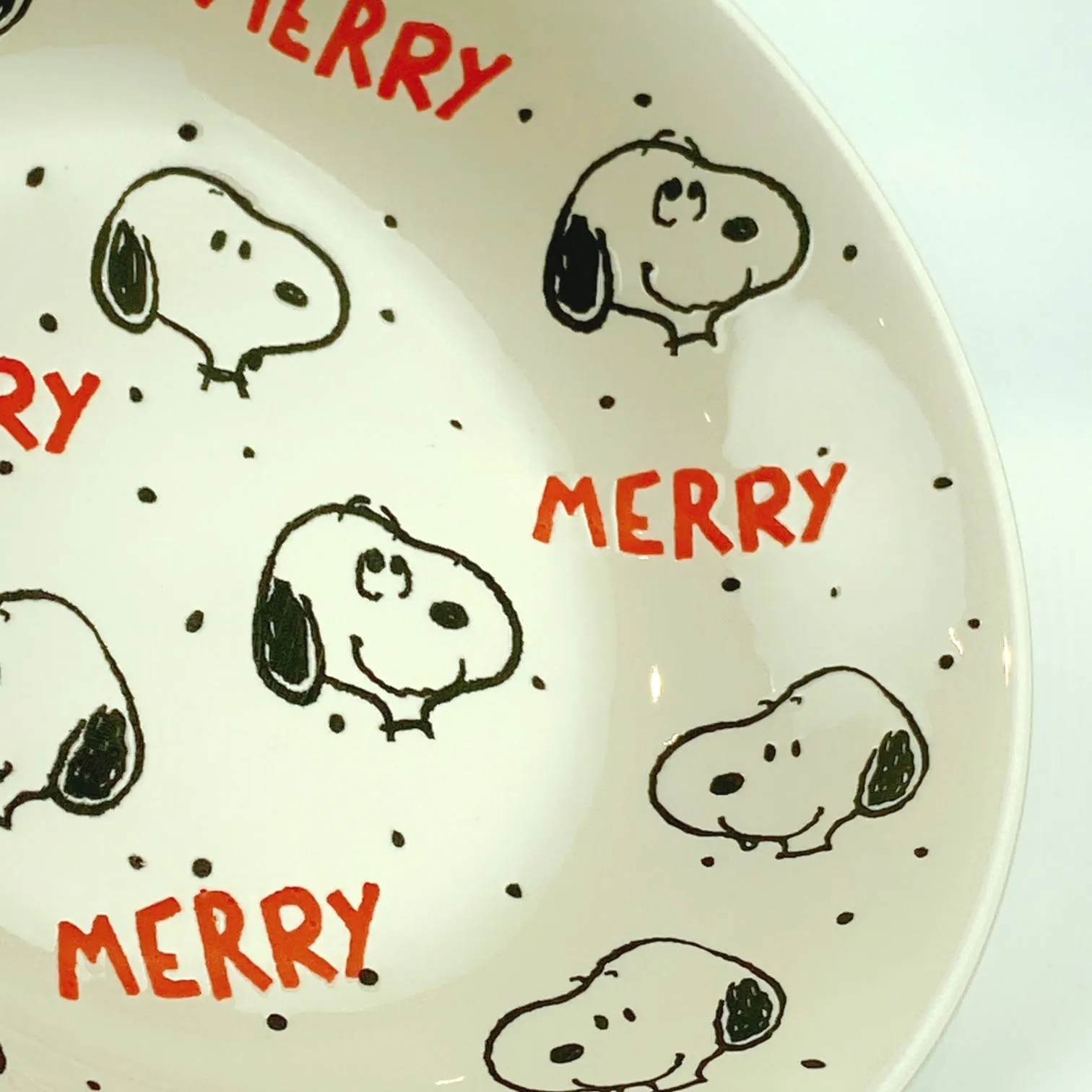 Peanuts Charlie Brown & Friends & Snoopy Dot Dot Merry Holiday Bowl 9"