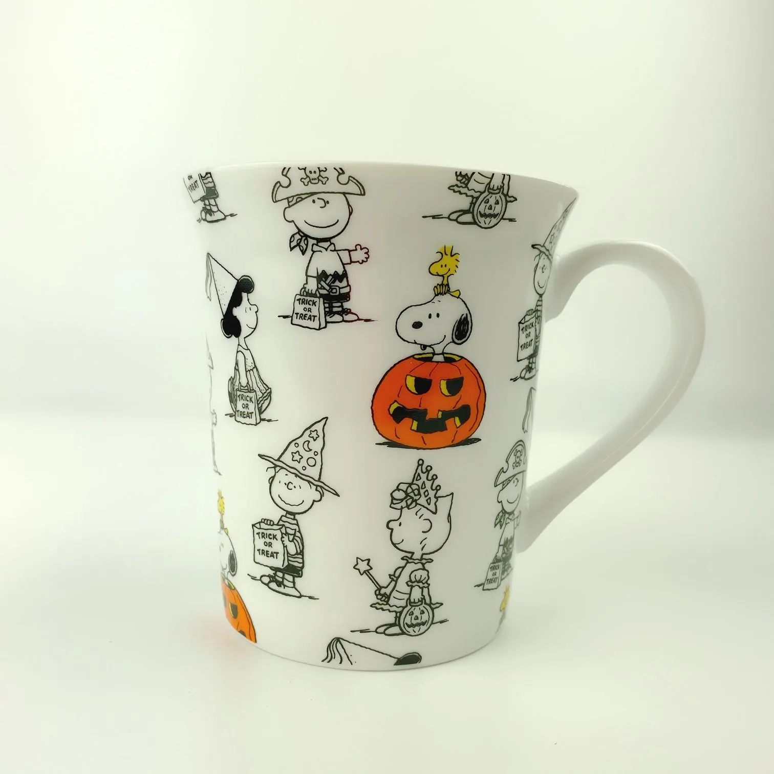 Peanuts Charlie Brown & Friends & Snoopy Great Pumpkin Halloween Coffee Mug, 16 oz