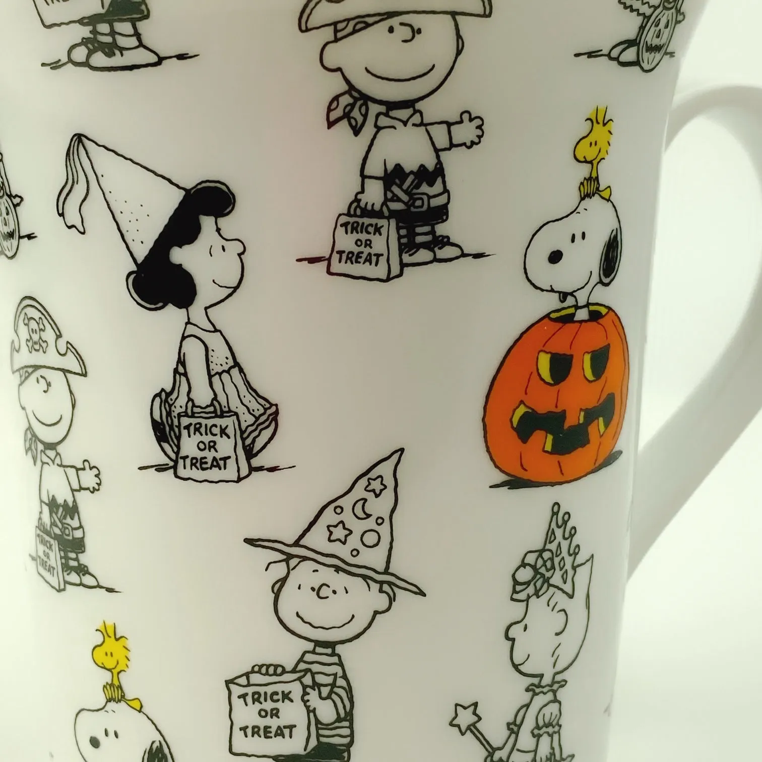 Peanuts Charlie Brown & Friends & Snoopy Great Pumpkin Halloween Coffee Mug, 16 oz