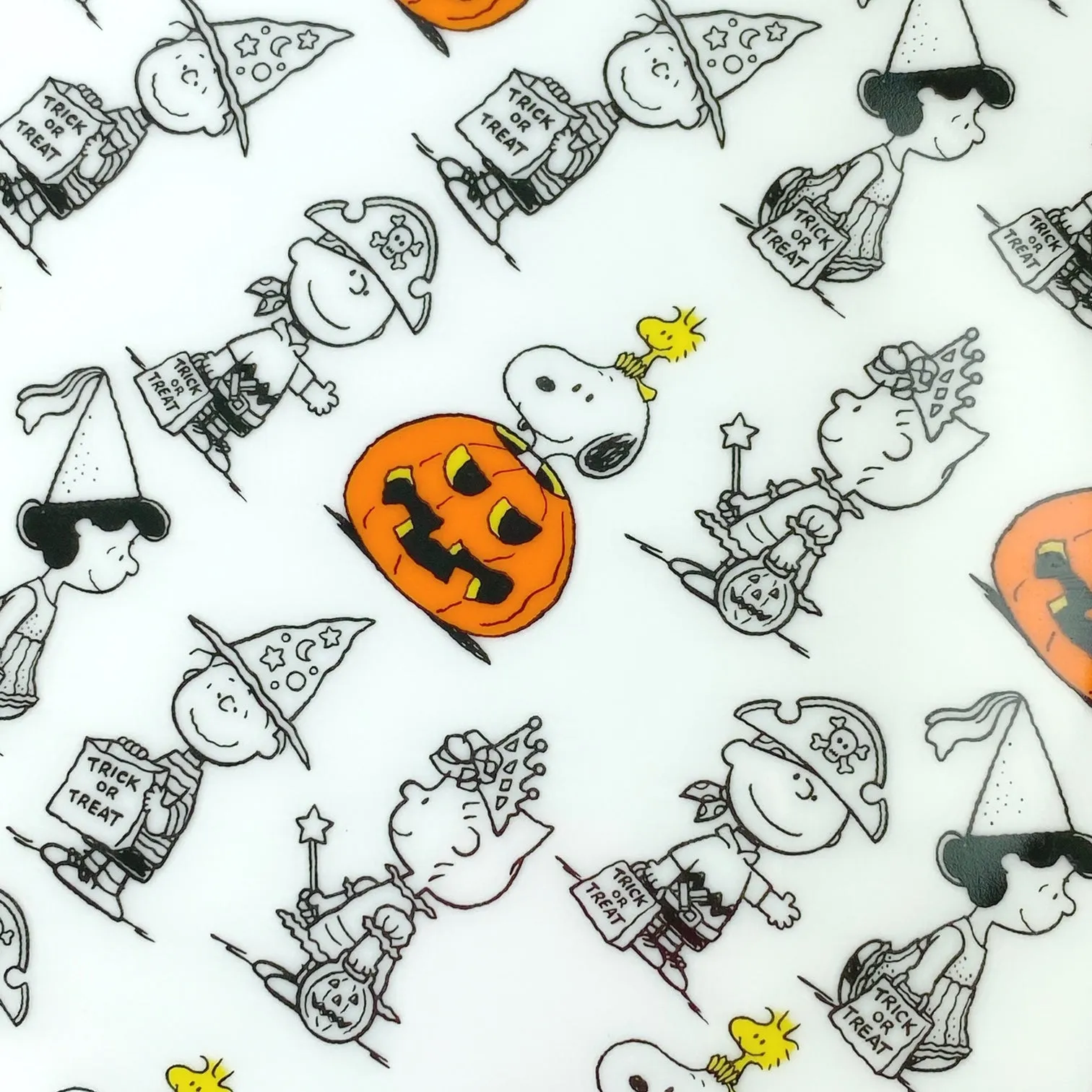 Peanuts Charlie Brown & Friends & Snoopy Great Pumpkin Halloween Plate 10.5"