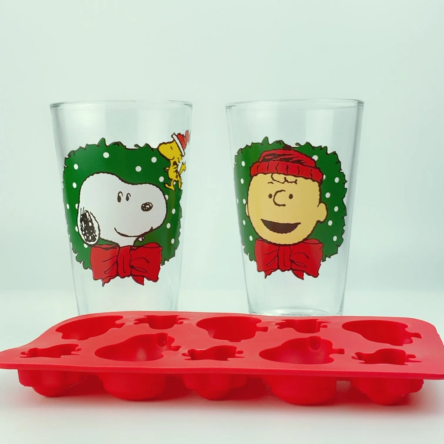 Peanuts Christmas Snoopy & Friends Drinking Glasses Collectors Series Set of Two 16oz with Ice Tray