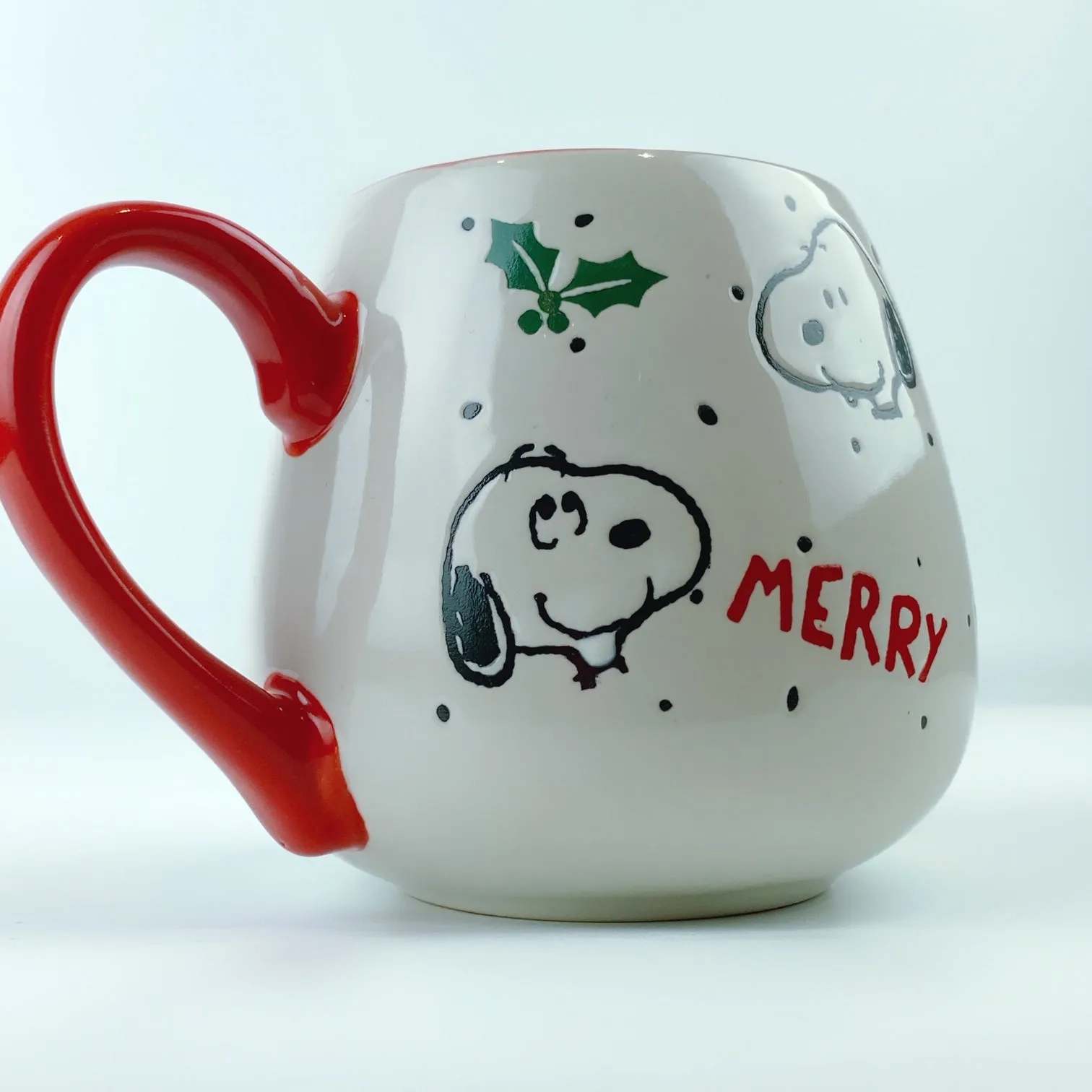 Peanuts Snoopy Ceramic Merry Holly Berry Red Mug 18 oz